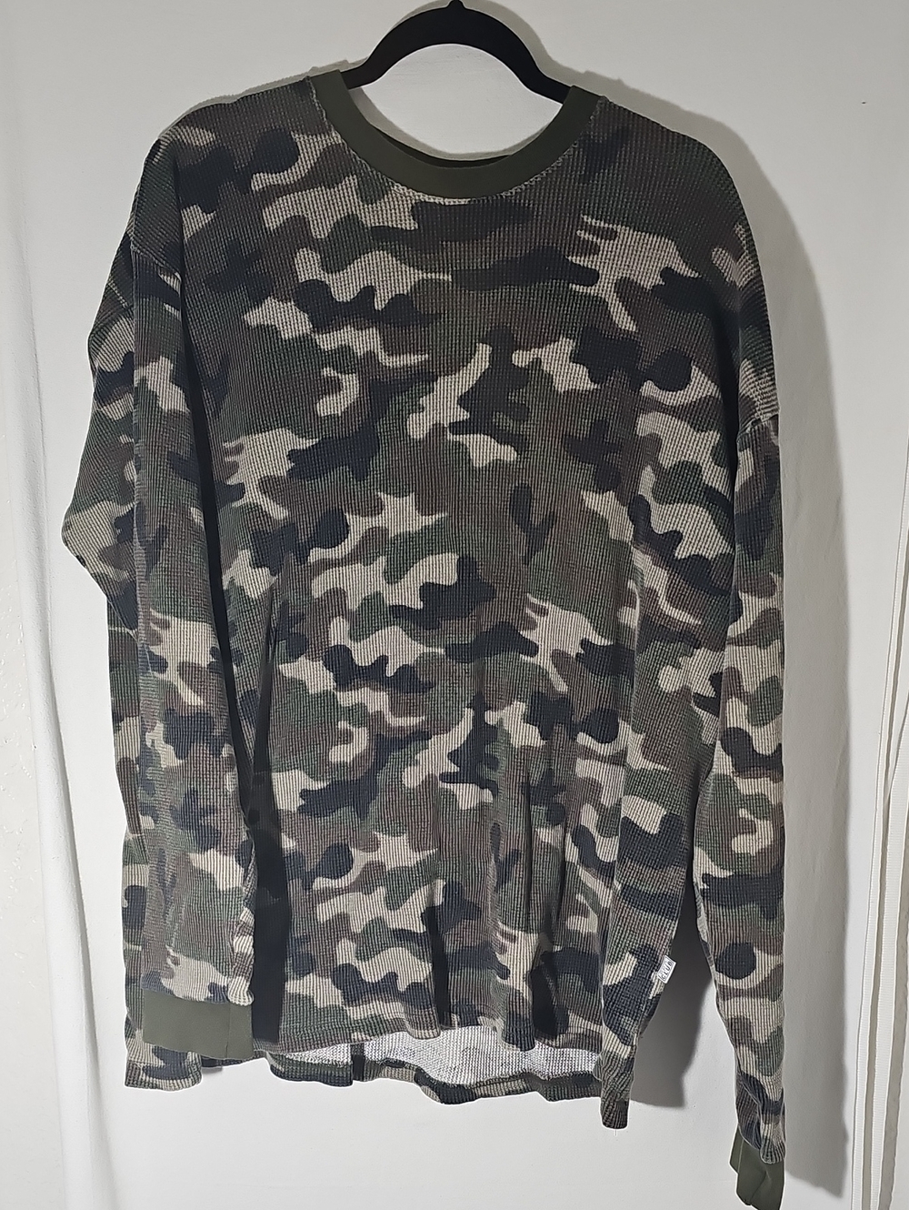 Men's Camouflage Thermal Long Sleeve Shirt - Olive Camo